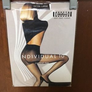 Wolford Individual 10 pantyhose in a size XL